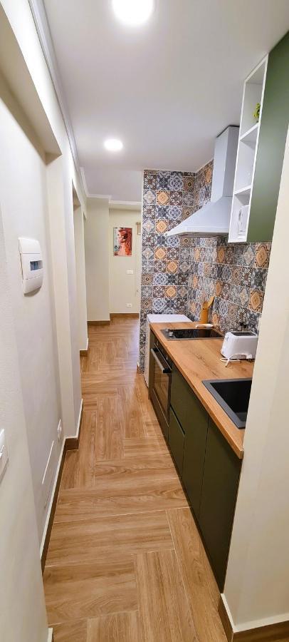 2V1 - Center Apartment 1 Тирана Екстер'єр фото