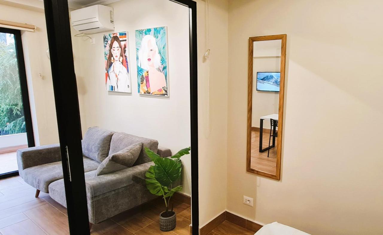 2V1 - Center Apartment 1 Тирана Екстер'єр фото