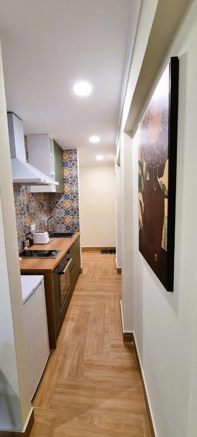 2V1 - Center Apartment 1 Тирана Екстер'єр фото