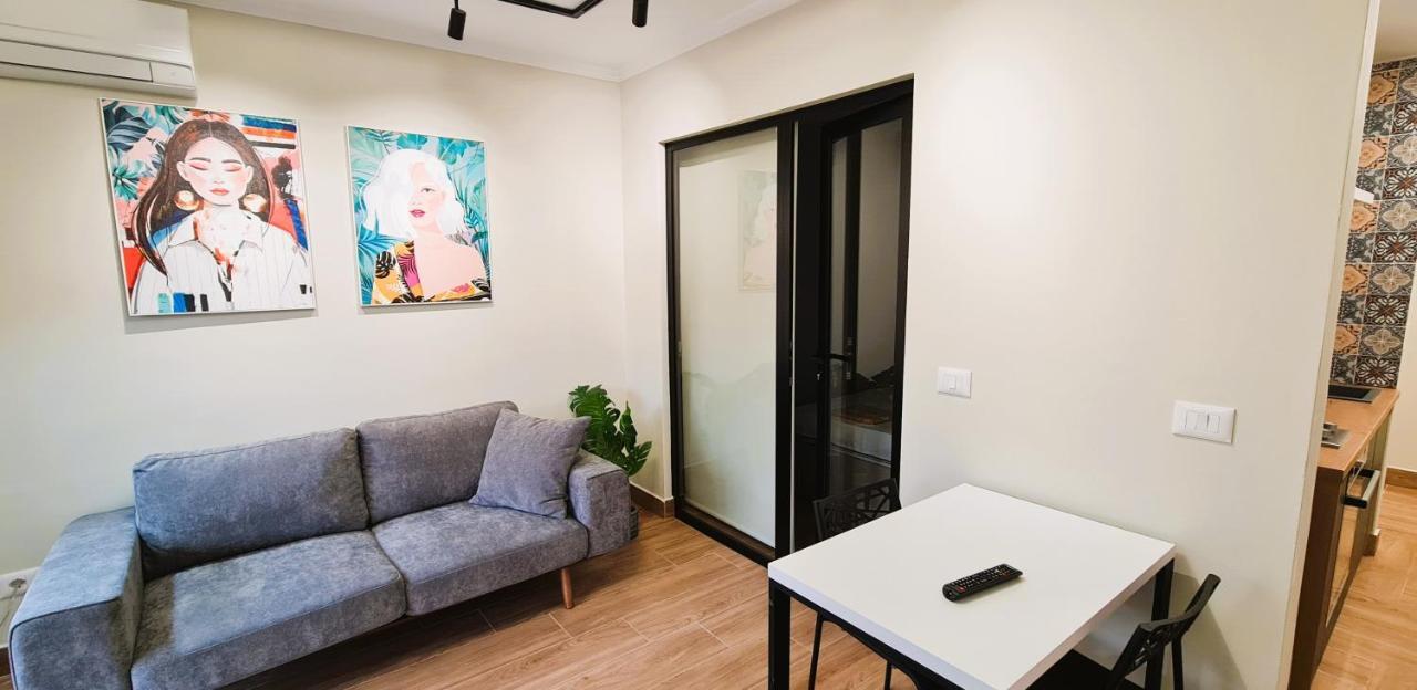 2V1 - Center Apartment 1 Тирана Екстер'єр фото